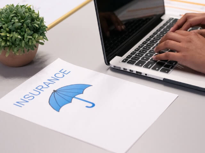보험 의미를 나타내는 우산 그림