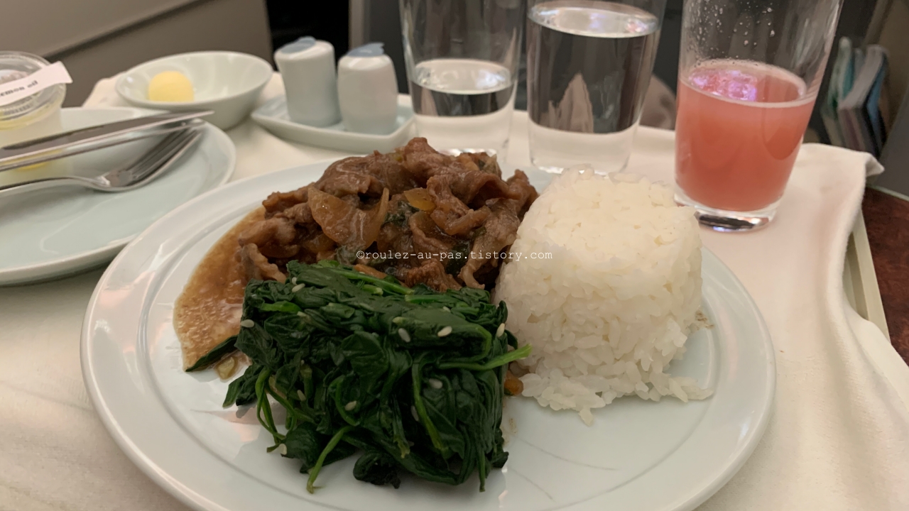KOREAN AIR-VANCOUVER-INCHEON-BUSINESS-SECOND MEAL-MAIN