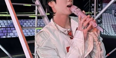  방탄소년단 진 “세상 모든 멋짐은 다 가져가겠습니다”...왕자님 비주얼&극강 존재감 / '골때녀' 이현이, 박지성과 반가운 투샷 "계 탔네요" / 방탄소년단 지민 솔로곡 ‘Lie