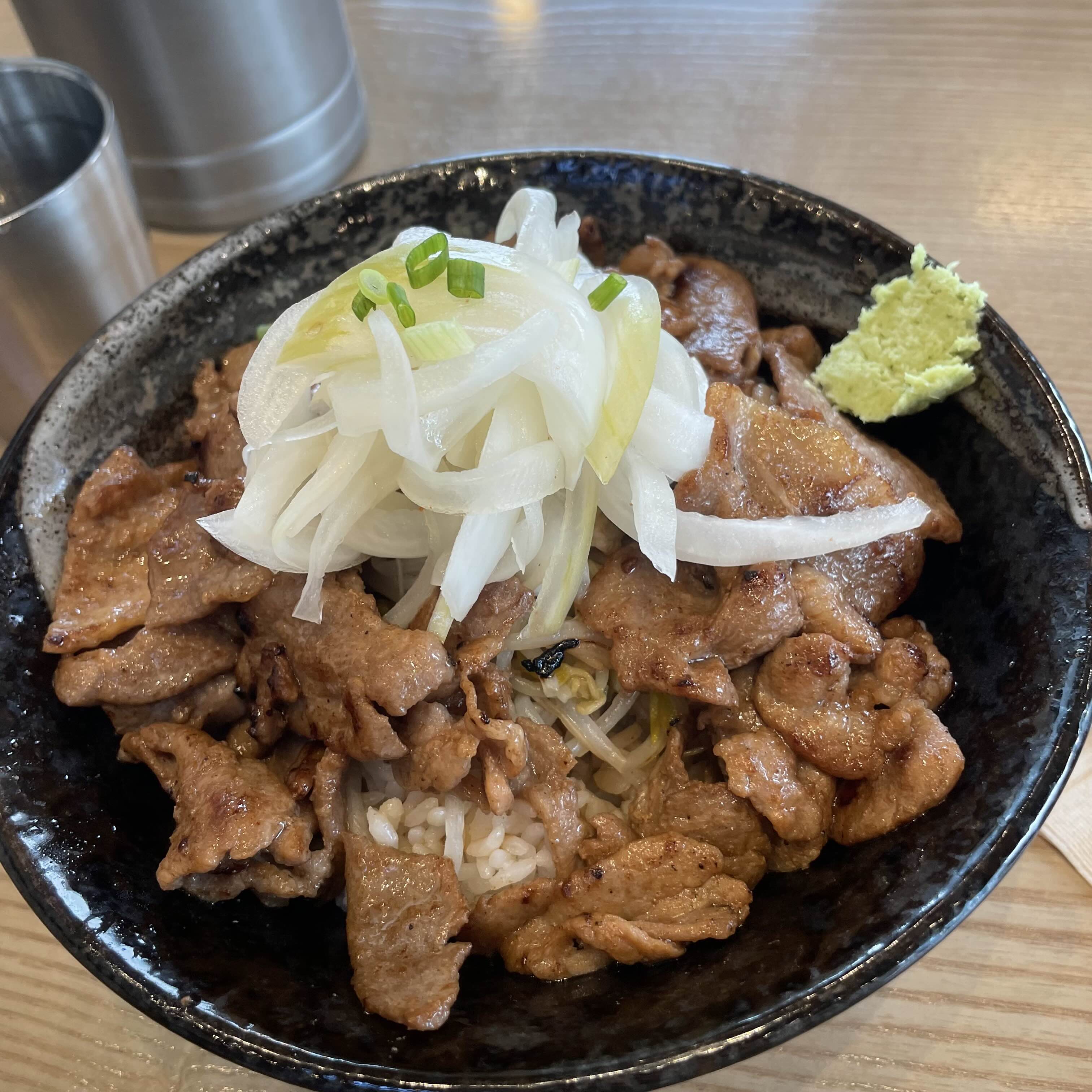 포크 슬라이스 덮밥