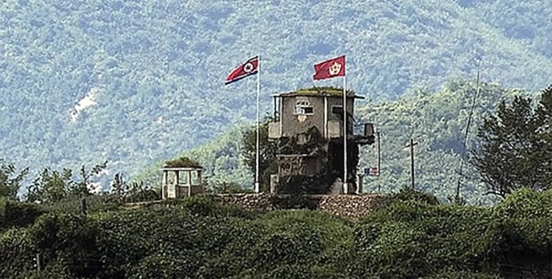 북한&#44; DMZ에 감시초소 세우기 병력·무기 배치