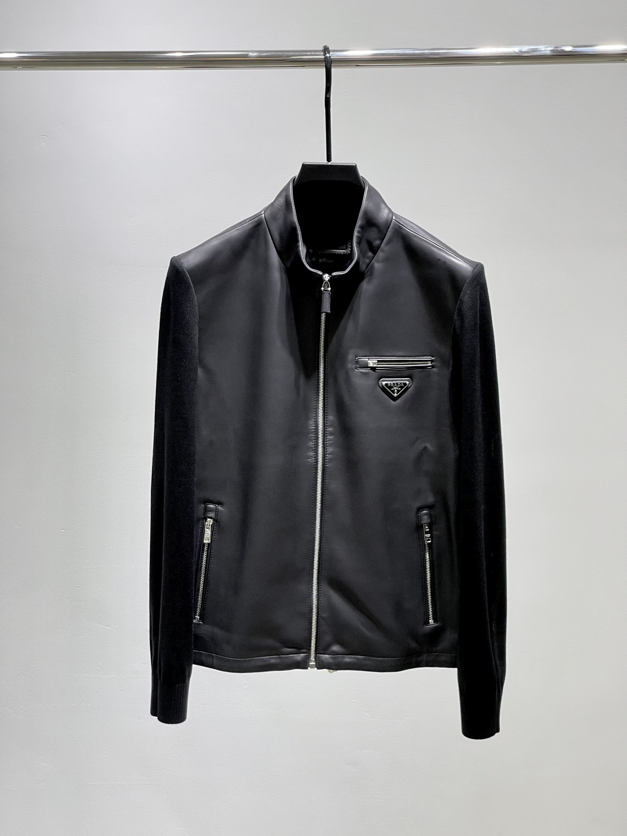 [PRADA] 프라다 로고 가죽 집업 블루종 자켓