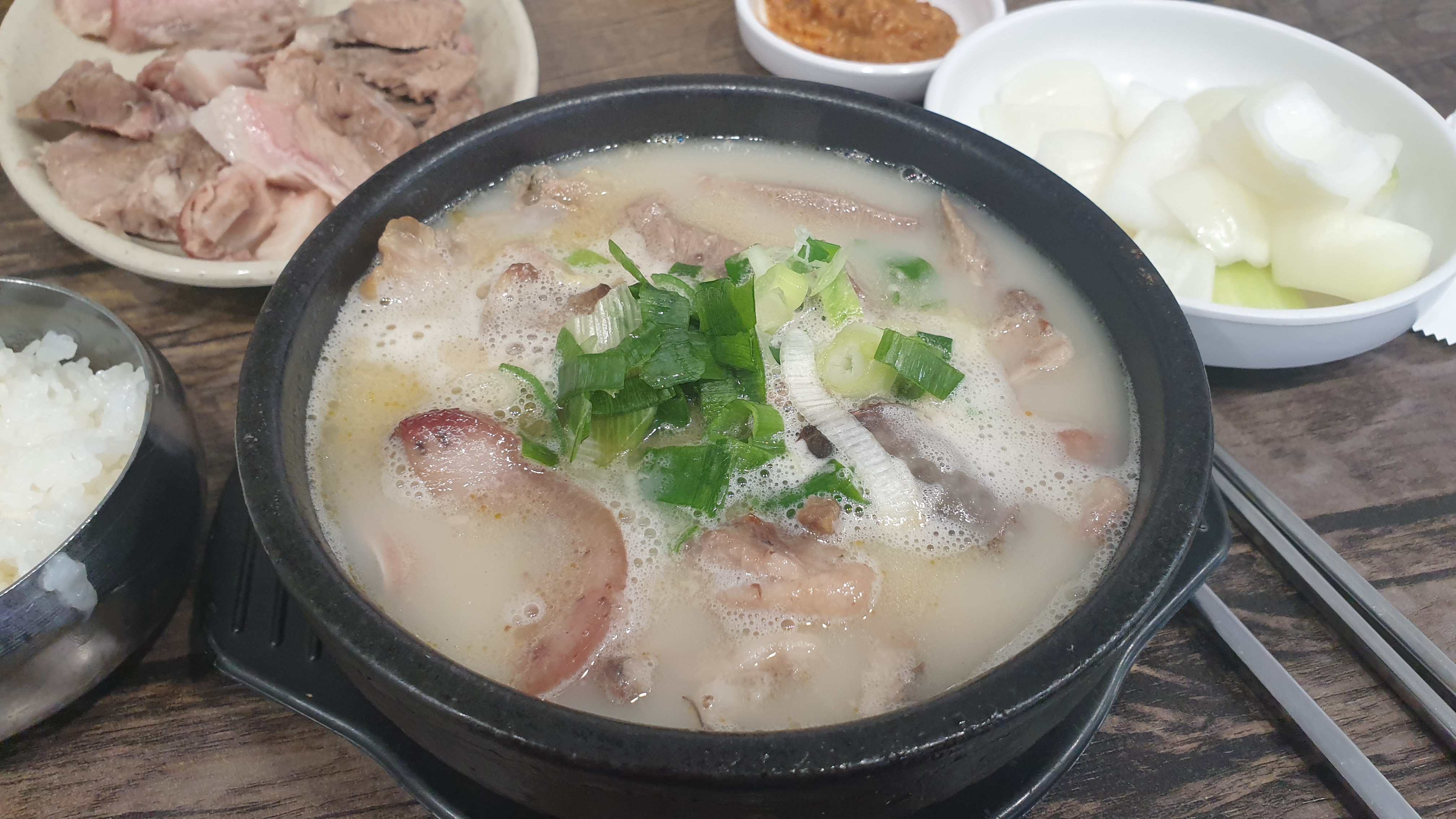 탑골순대국-순대국-이미지