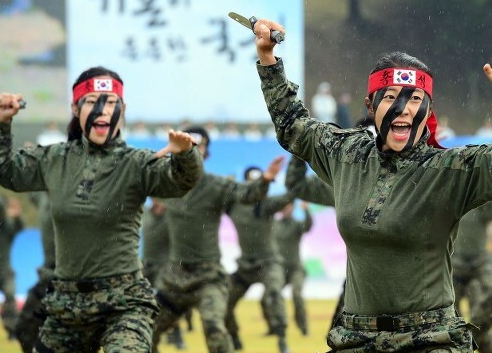 "이제 더 이상 숨길 수 없을 거 같아!"과거의 비밀을 지우고 결혼한 여동생 곧 경악을 금치 못할 일이 눈앞에 펼쳐지는데…