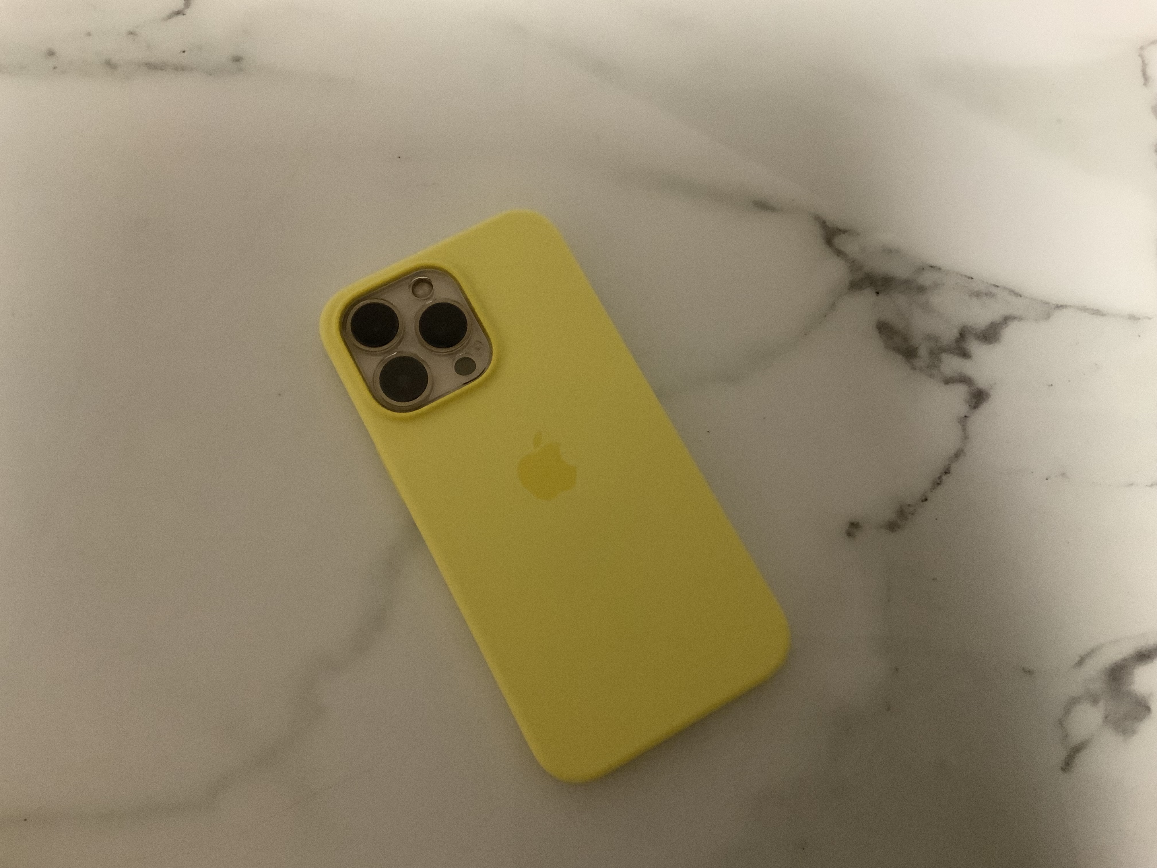 iPhone MagSafe 실리콘 케이스 Lemon Zest
