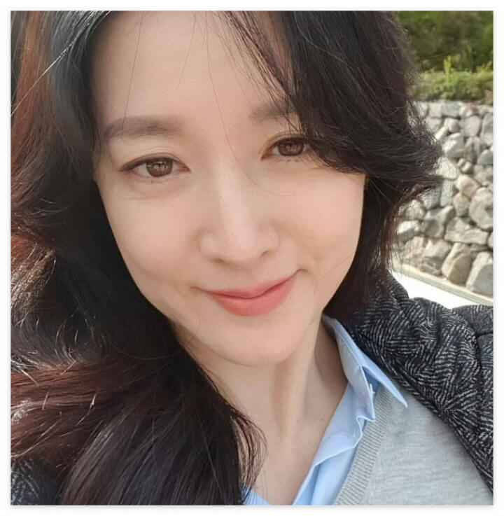 배우 이영애의 얼굴 사진