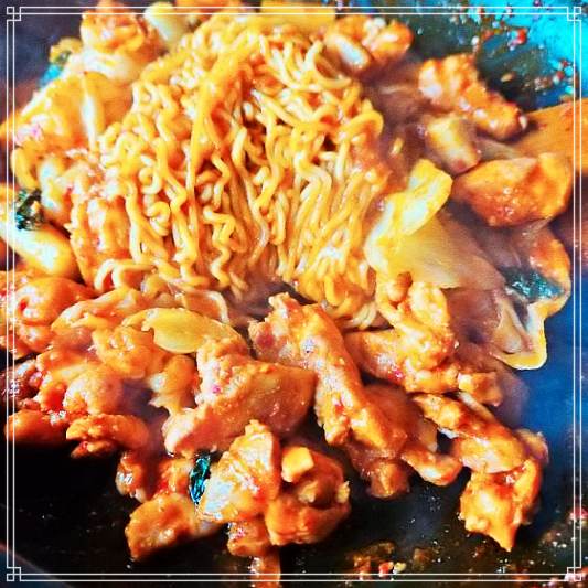  10월11일 생방송투데이 강남역 10번 출구 닭갈비 감자전 맛집 신논현 누룽지 막걸리 오징어 김치전 위치