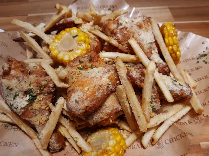  제주 표선 프라닭신메뉴 콘소메이징 치킨 맛보다.
