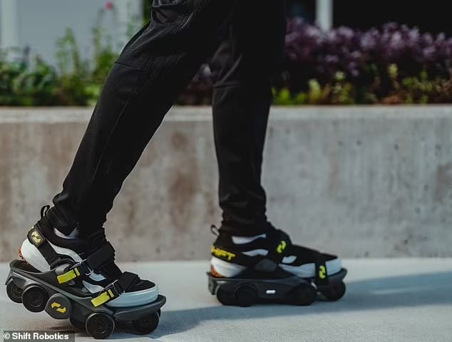 걷기의 미래...세계에서 가장 빨리 걸을 수 있는 신발 VIDEO: Moonwalkers&#44; the world&#39;s fastest shoes