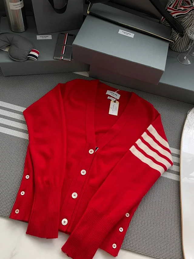  [THOM BROWNE] 톰브라운 4-바 가디건 FKC001A 00011 600