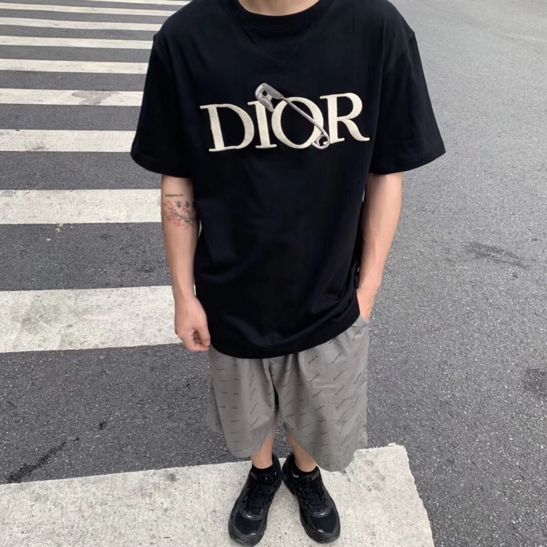 [DIOR x JUDY BLAME] 디올 X 주디블레임 오버사이즈 반팔 티셔츠 043J625B0554_C981 (2 COLOR)
