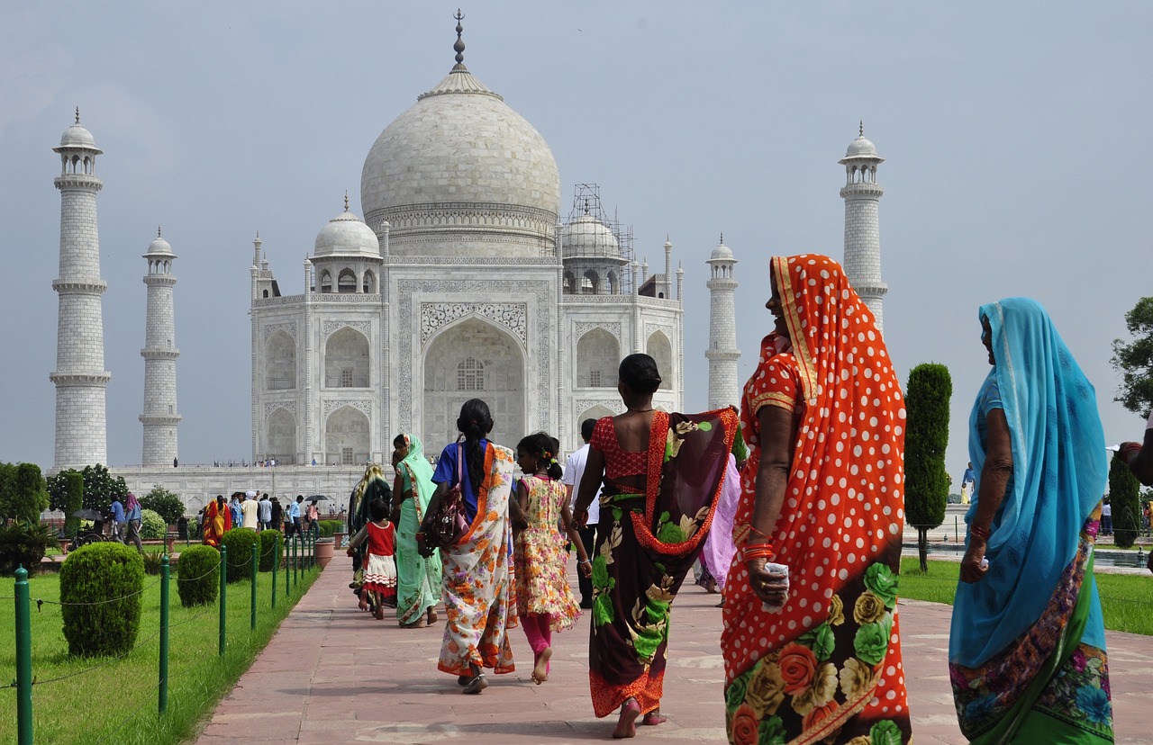 타지마할 앞의 인도 사람들&#44; India people
