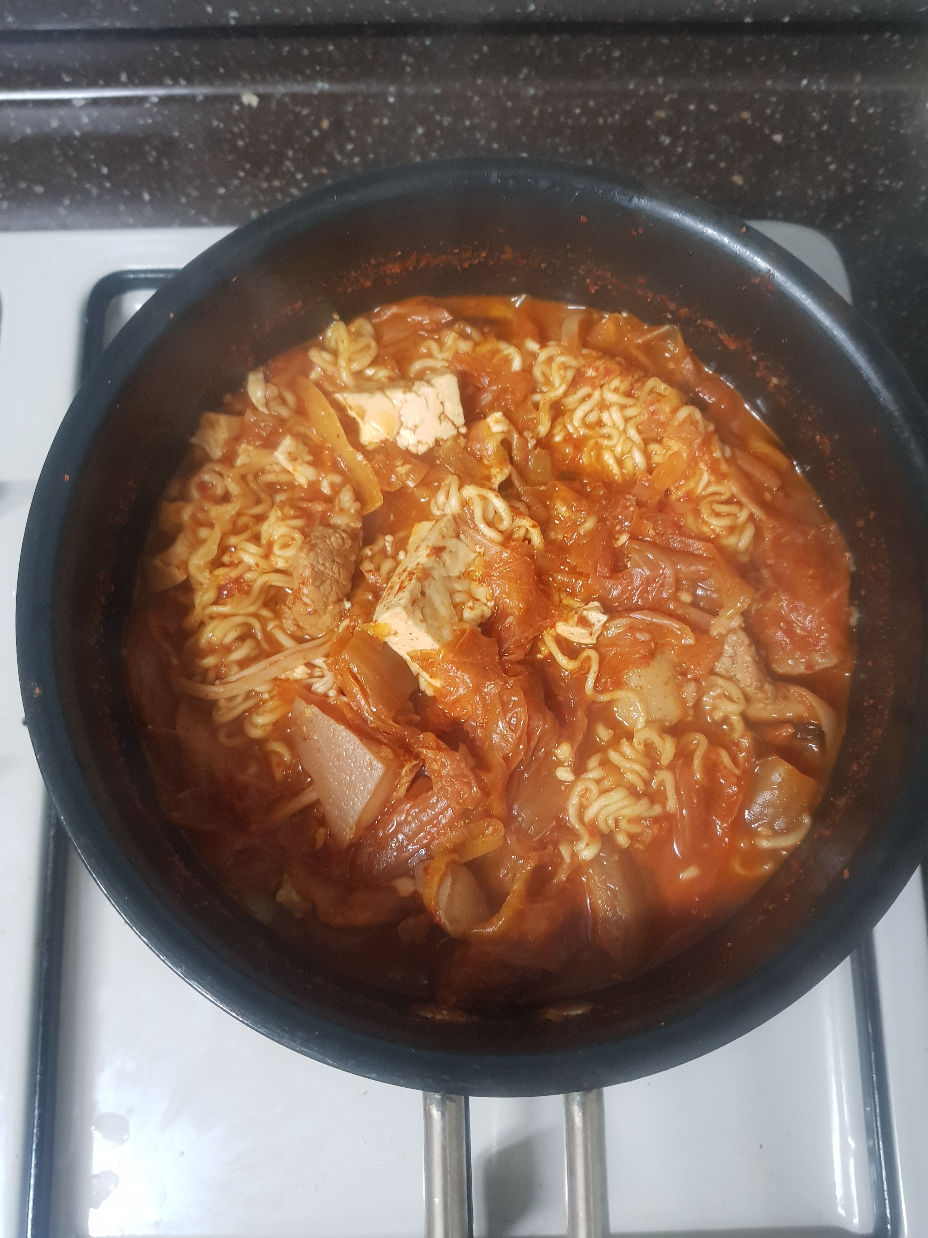  점심차렷 정쉡의 요리 돼지고기 사골 김치찌개+라면사리