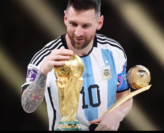 메시 MESSI GOAT 우승 골든볼 축구의역사