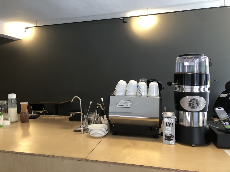 오픈주방 [전주 카페] 샘샘커피 분위기 2