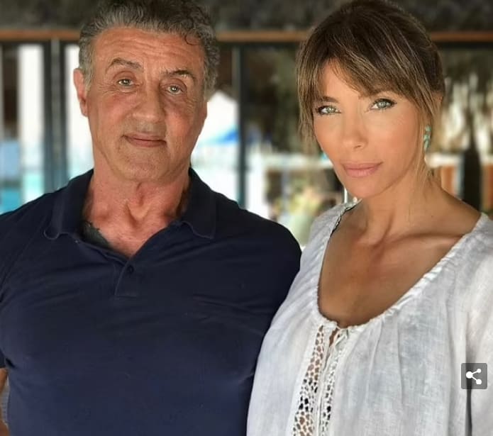 76세 실베스터 스탤론&#44; 26년 산 22살 어린 아내와 깨질 조짐? VIDEO: Sylvester Stallone&#44; 76&#44; gets huge bicep tattoo of wife Jennifer Flavin&#44; 54&#44; COVERED UP with image..