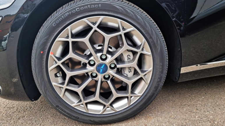 Genesis g80을 성공적으로 타고 있나요? 7