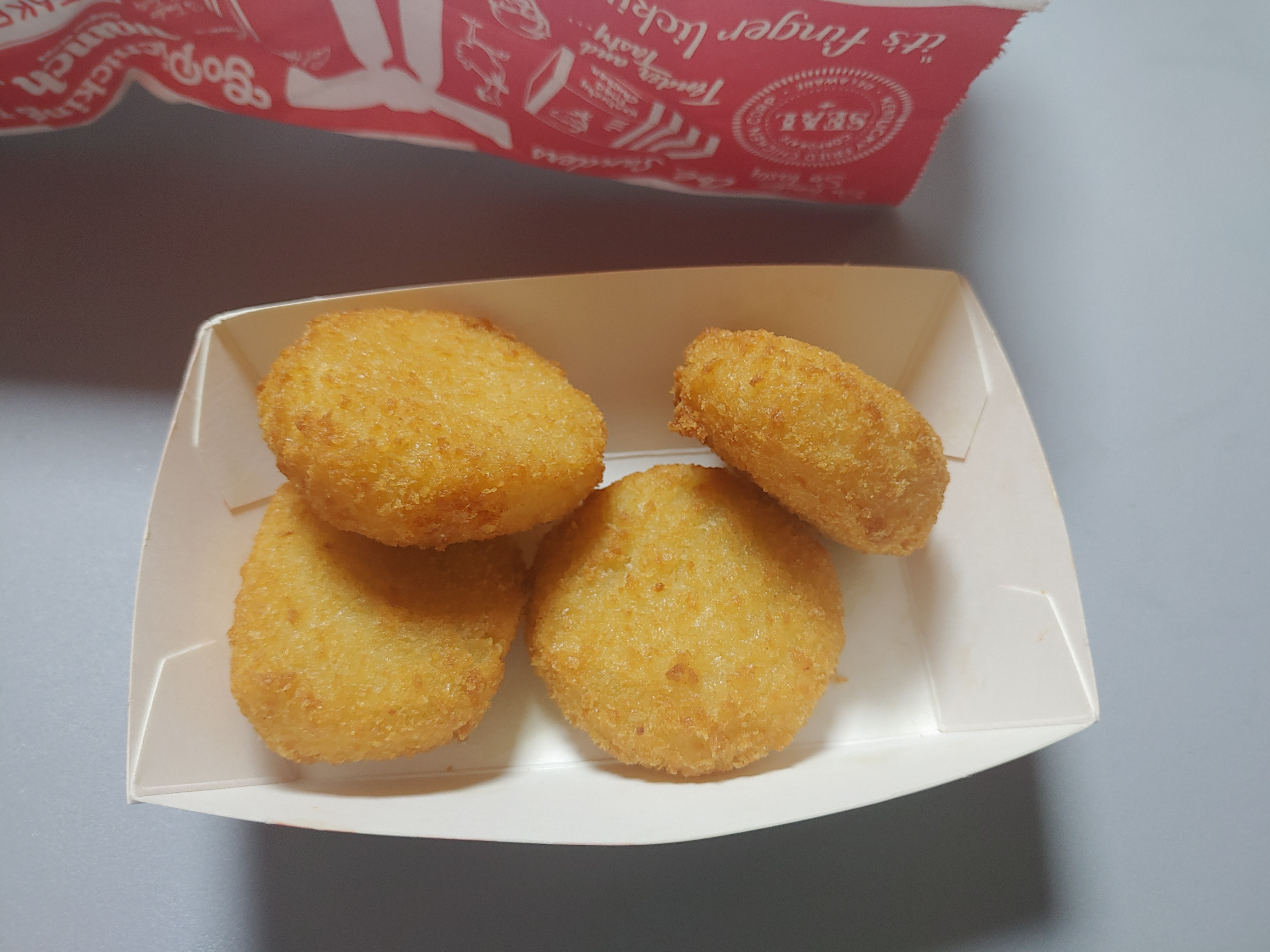  KFC 맥앤치즈볼 간단 리뷰