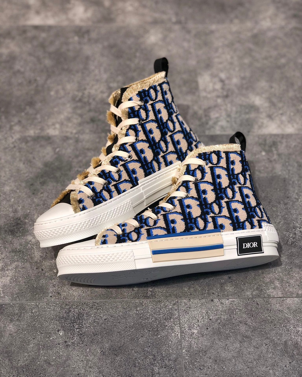  [DIOR] 디올 B23 하이탑 스니커즈 3SH129ZGT_H561