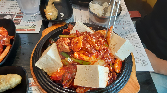 제육두부김치