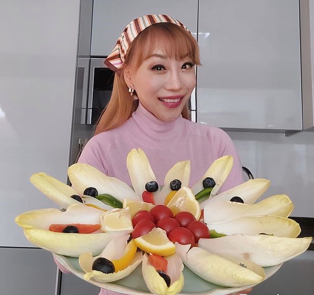  조수미 하루 한 번 샐러드 먹기, 1일 1샐러드, 소금 설탕 없는 샐러드 건강식단. 조선일보 건강챌린지.