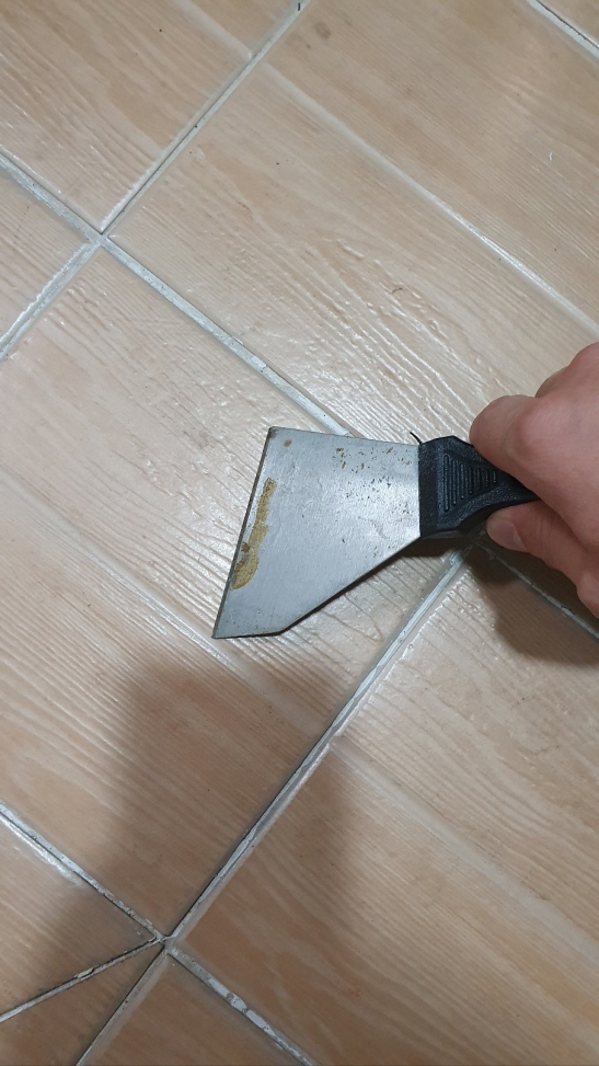  타일 얼룩 제거 청소하는 법