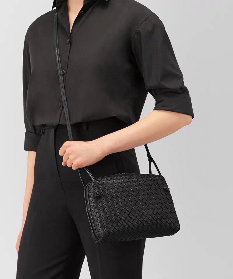  [BOTTEGA VENETA] 보테가베네타 인트레치아토 크로스백 (3 COLOR)