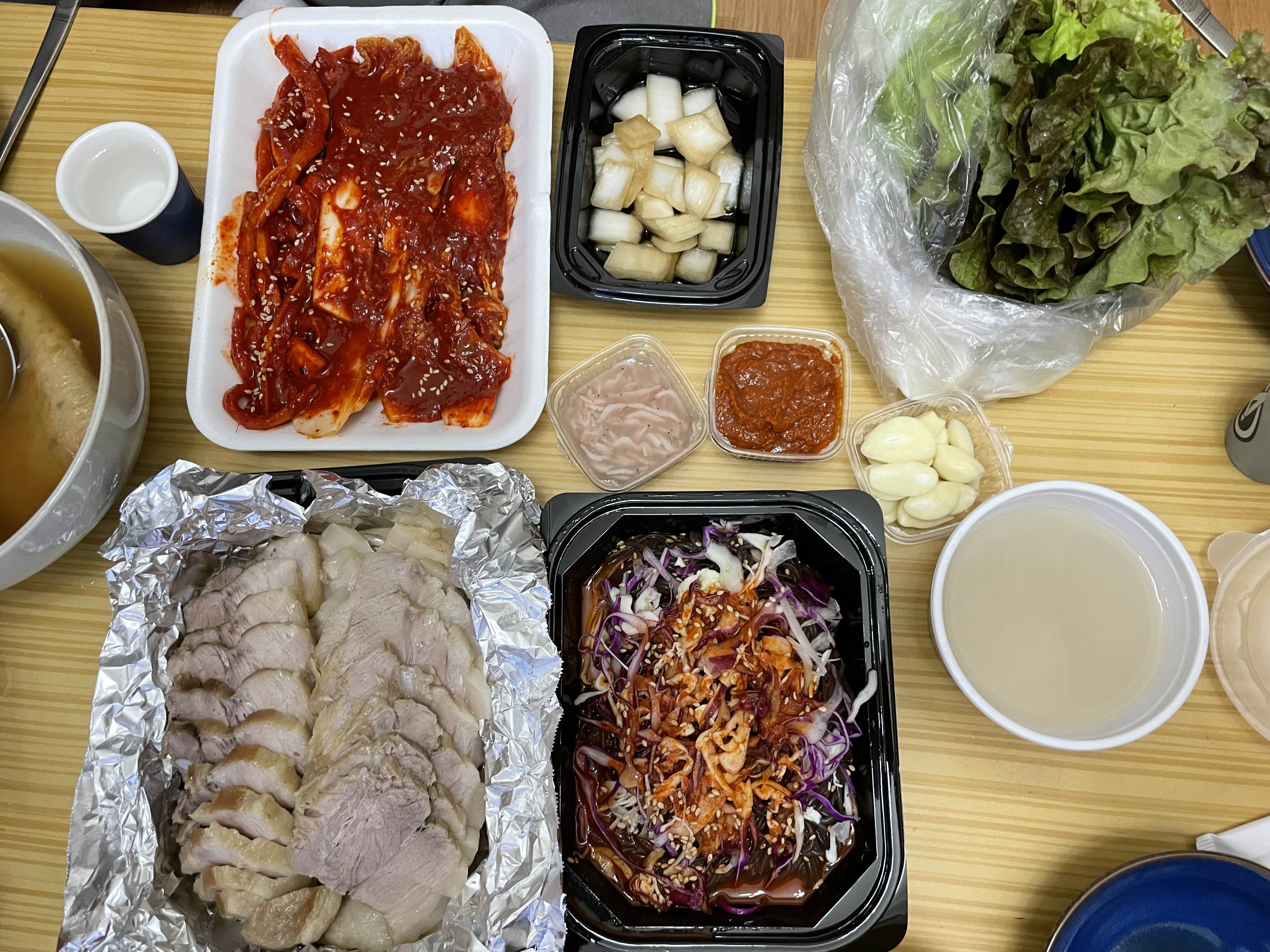 쌍둥이족발 이미지