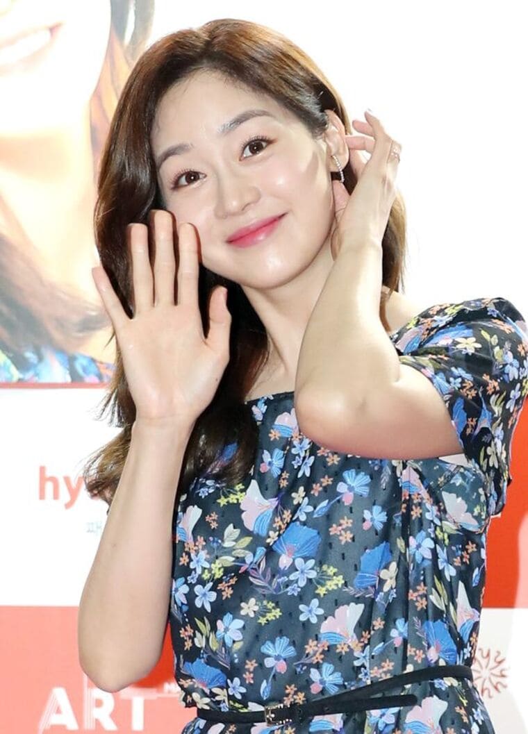그룹-핑클-출신-가수-겸-배우-성유리