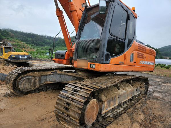  두산 DX300LC 2012년식 5500만원 판매합니다.