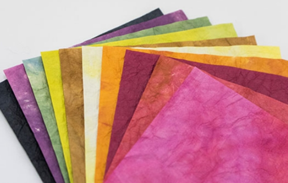  켄고 쿠마의 와시 종이와 나무 껍질로 만든 펜디 액세서리 Kengo Kuma creates accessories for Fendi from washi paper and tree bark