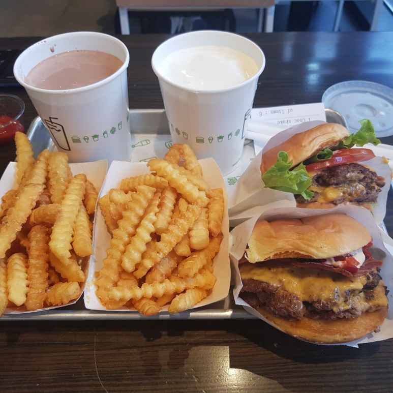  [맛집탐방] <쉑쉑버거> 동성로점, 쉐이크에 감자튀김 먹어본사람? :: 대구 중구 동성로점, 스파크 랜드c