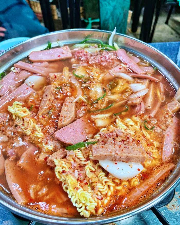 생방송 오늘저녁 여의나루 여의도 수요미식회 햄폭탄 부대찌개 맛집