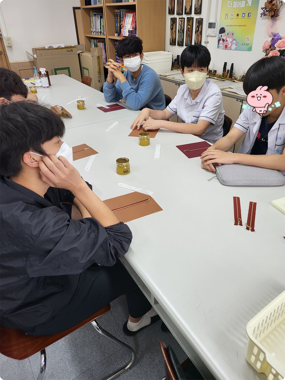  경주 신라고등학교 출장 수강 다녀왔어요~ 3회수업에 너무 착한 아이들과 함께 수업이 즐거웠습니다.