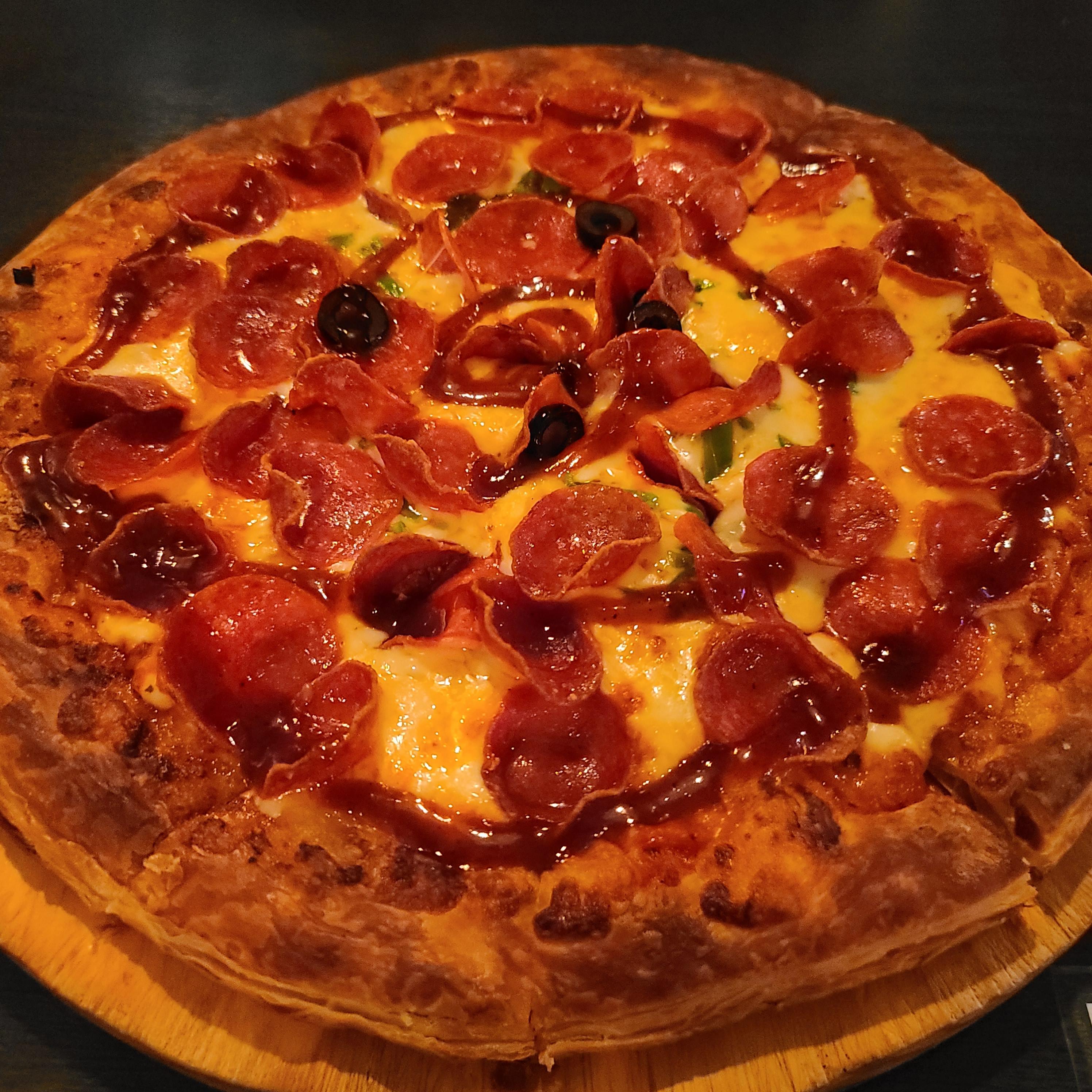  브롱스 강남서초점에서 페퍼로니피자와 맥주