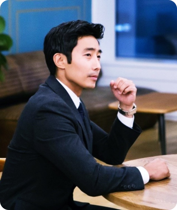  이근대위 '성추행' 처벌 받았지만 성추행 안했다...로건도 불법 퇴폐업소 출입 의혹
