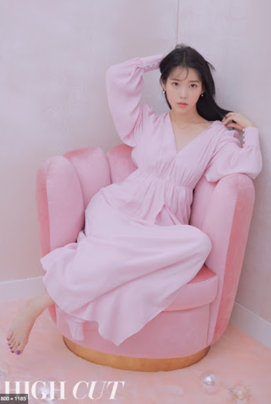  아이유, 데뷔 12주년 맞아 1억 기부