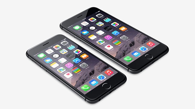 2014년에 출시된 아이폰6(왼쪽)와 아이폰6 Plus(오른쪽)
