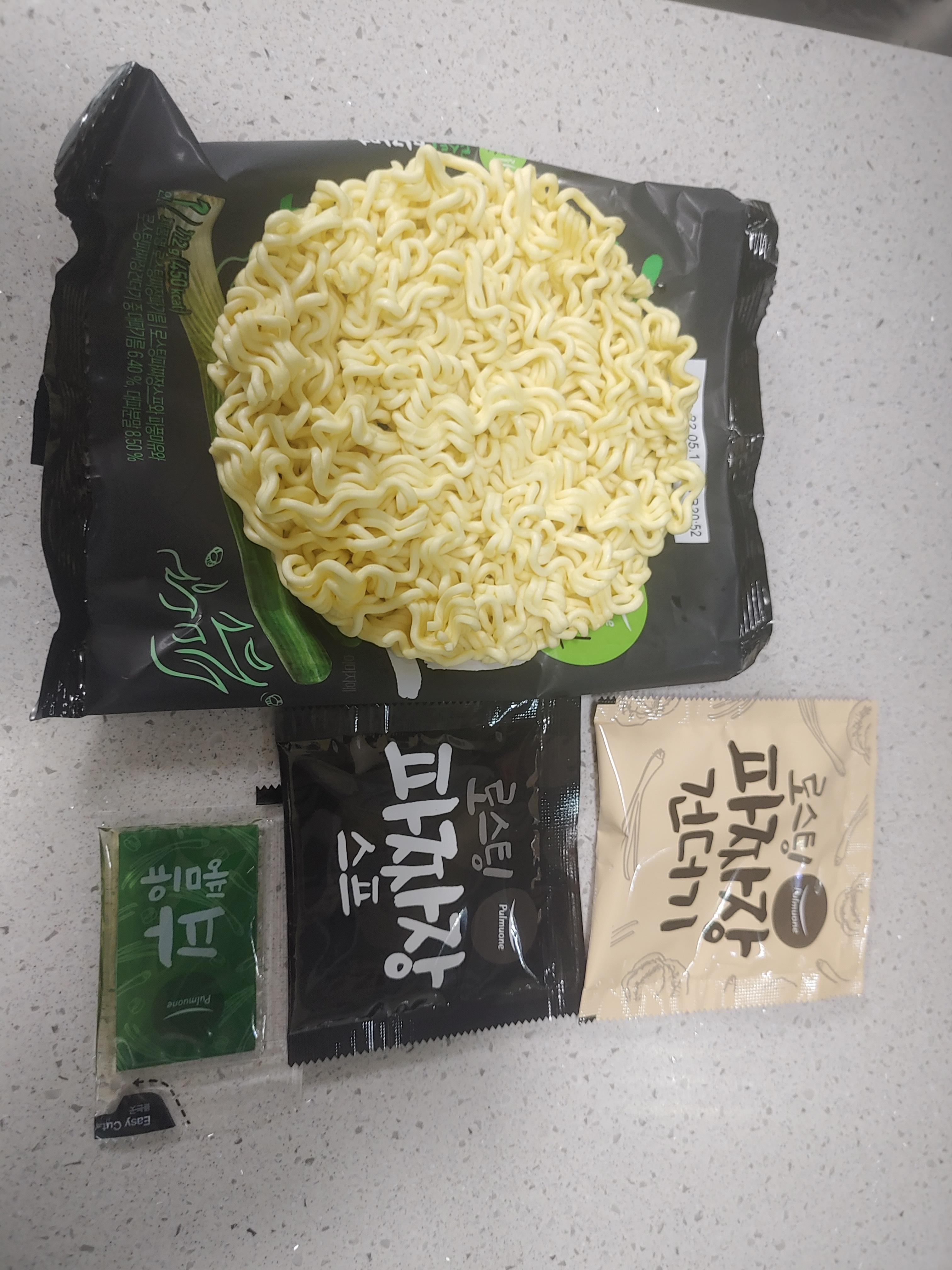  이마트 행사 때 사 온 풀무원 건면 로스팅 짜장라면 파기름 버전 리뷰