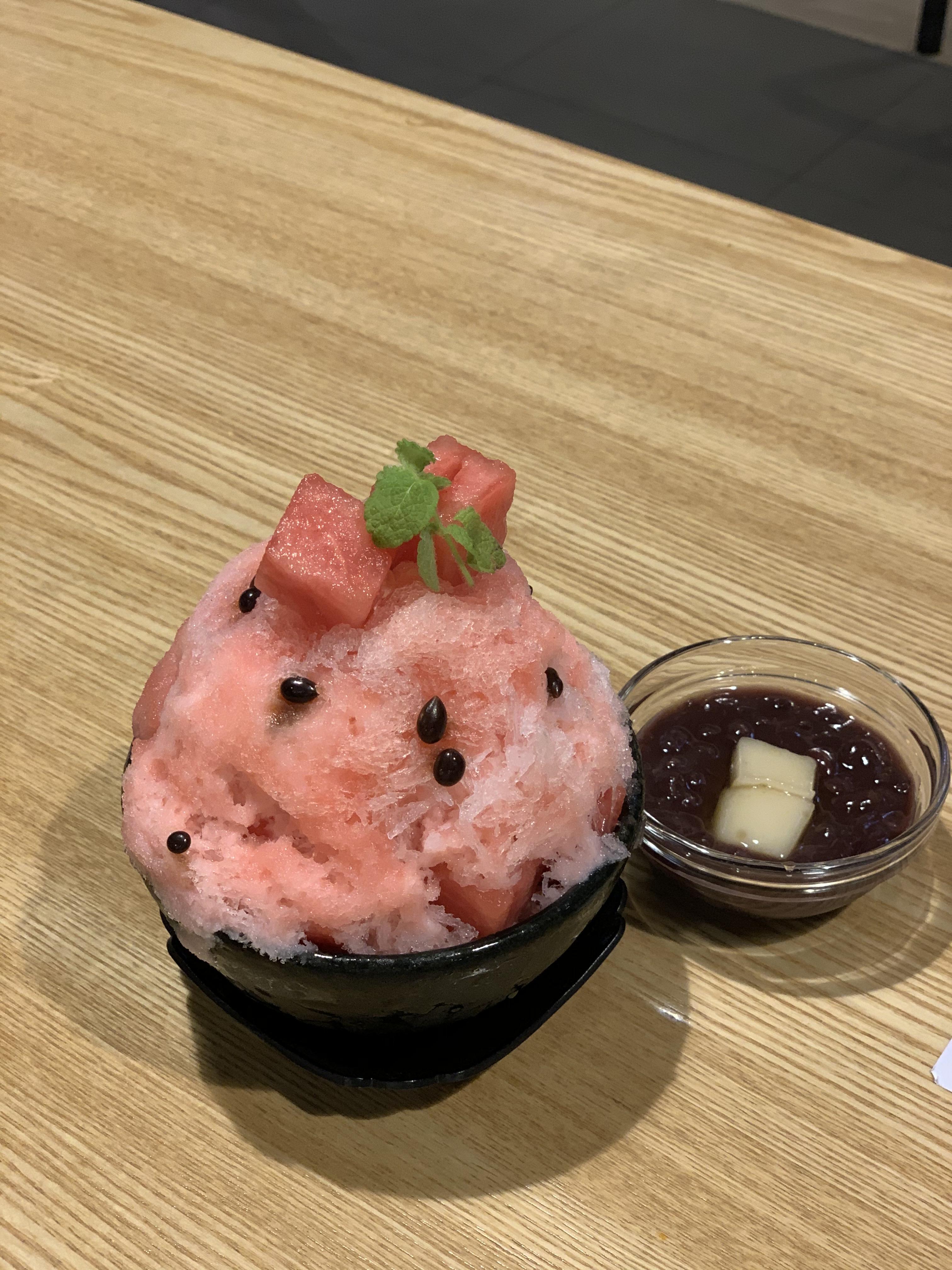  밀탑 수박빙수와 용호낙지 낙곱새