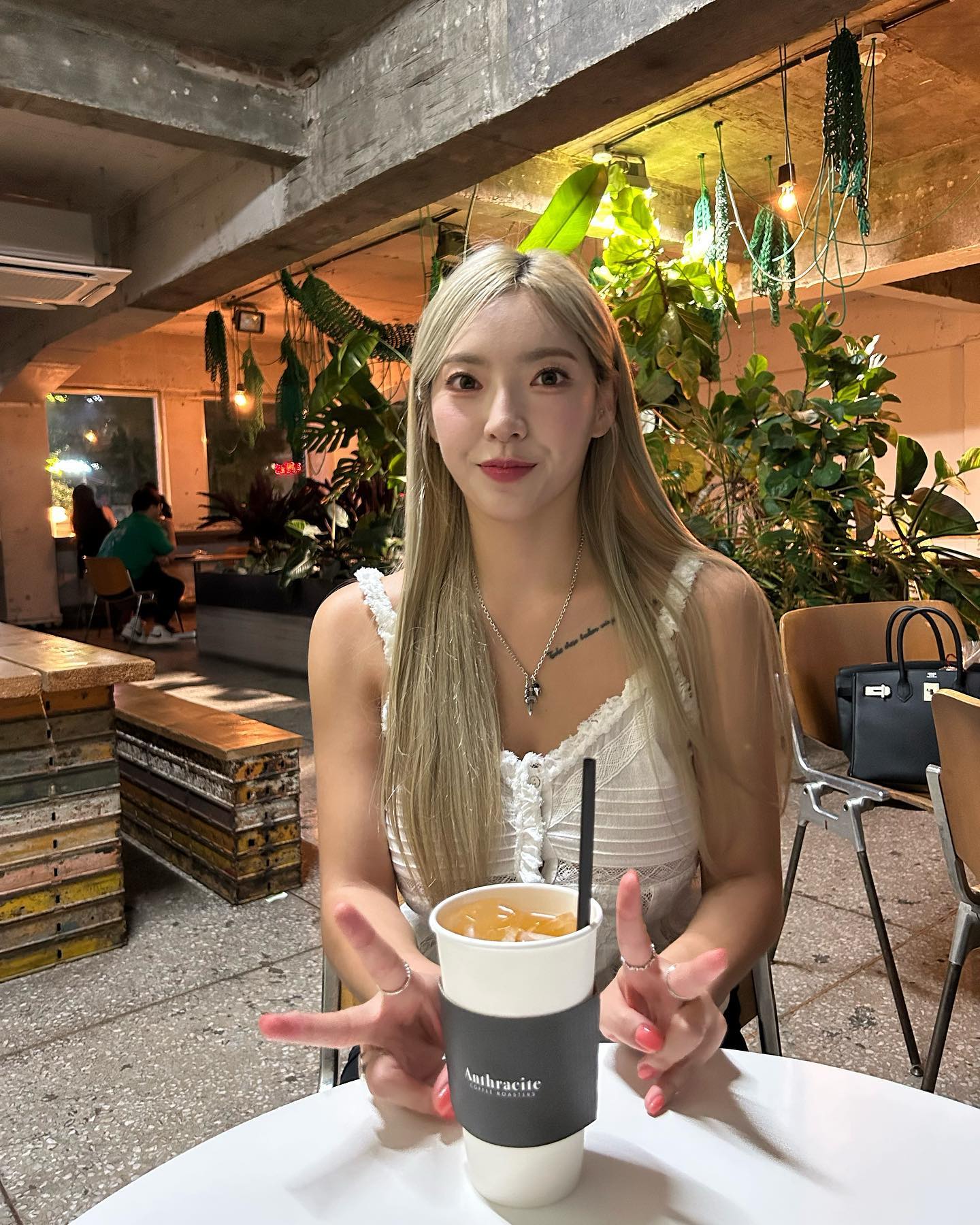  필라테스 강사 지선, 지삼