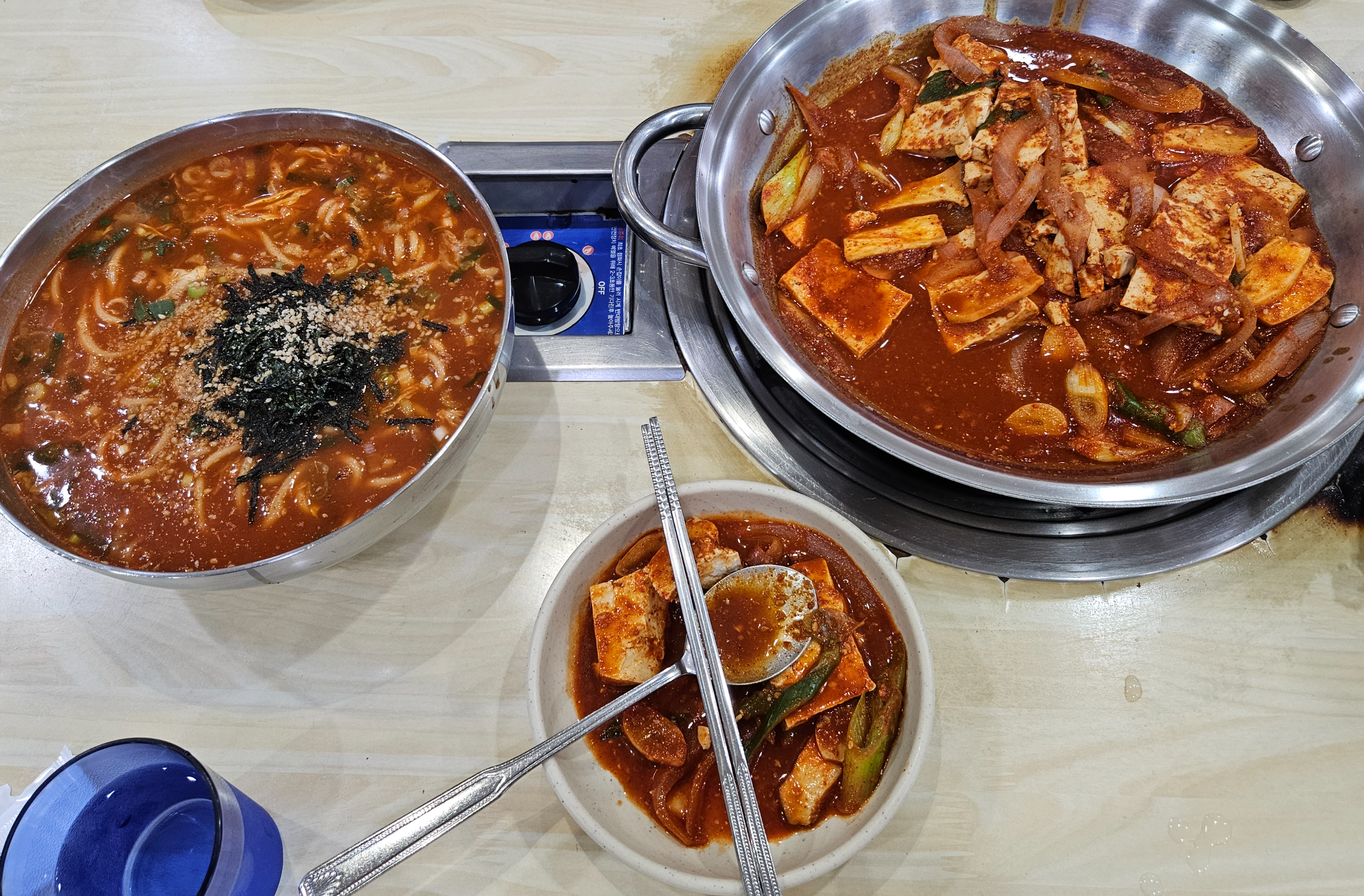 괴정동 공주칼국수의 얼큰한 칼국수, 두부두루치기