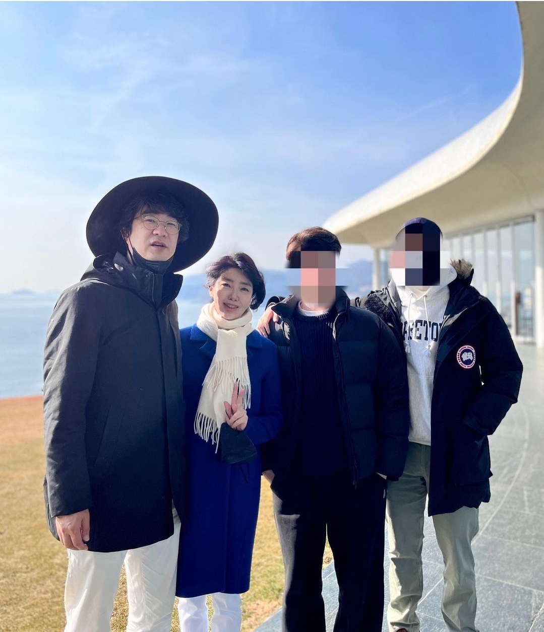 여에스더와 홍혜걸 그리고 두아들 이미지