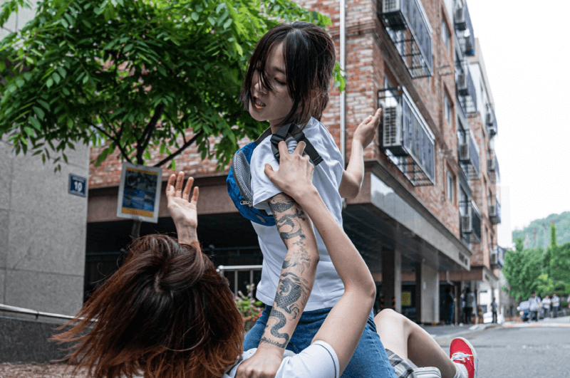 구혜영이 자신을 소년원에 보낸 아이에게 복수하는 장면 스틸컷