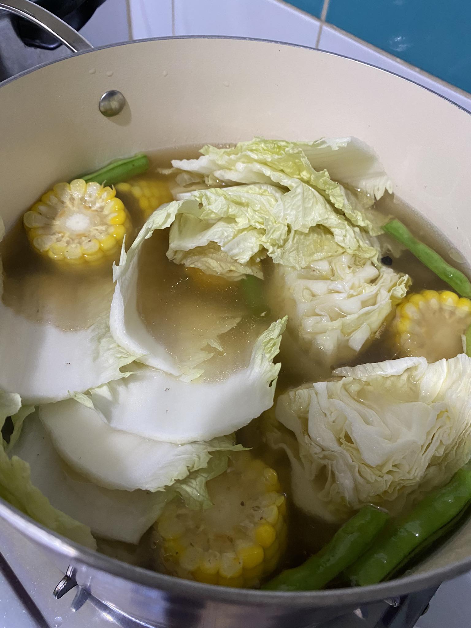 필리핀 음식 만들기 - 불랄로 (Bulalo) 만드는법 - 양배추, 배추, 줄기콩 추가