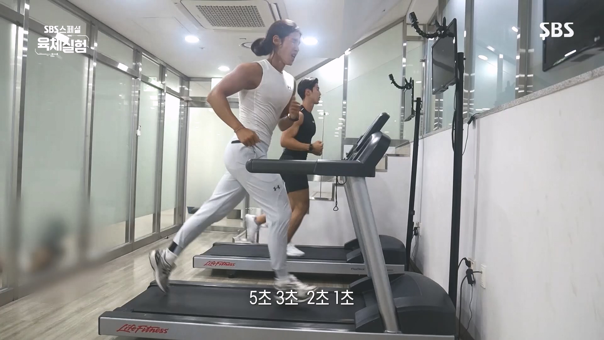 SBS 스페셜.E655.231015p.H264-F1RST.mp4_20231016_203703.845.jpg
