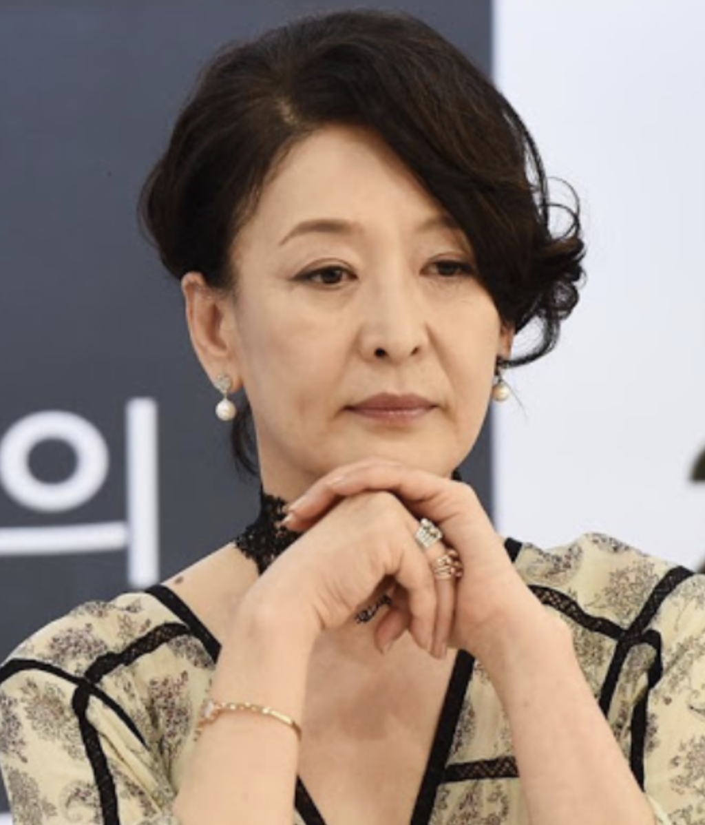 윤석화6