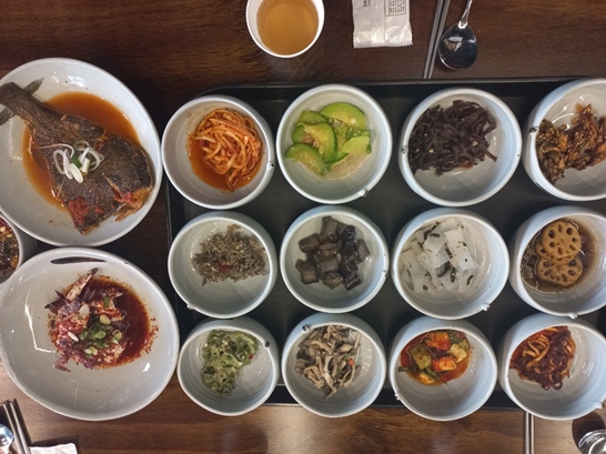 대전 구암동 맛집&#44; 둥지톳밥 반찬들