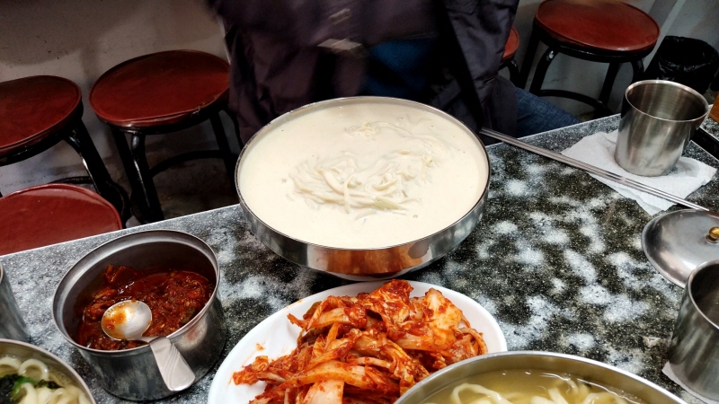 만나손칼국수 콩국수