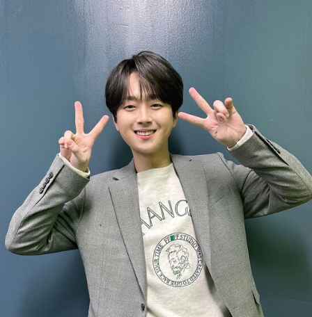 이찬원 인스타 팬카페 프로필 고향 키 소속사-19 이찬원 인스타 팬카페 프로필 고향 키 소속사-19